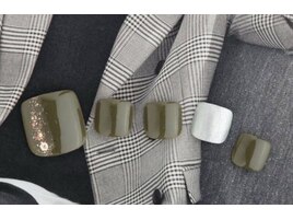 大人カーキネイル