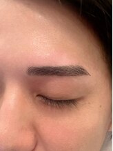 ユニルーム(uni room)/アイブロウ