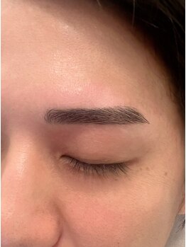 ユニルーム(uni room)/アイブロウ