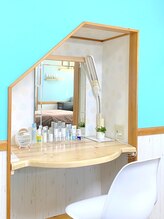 ニコニコカイロ/メイク台