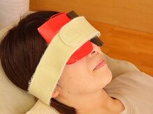 ココロ 都立大学/施術の様子《目の施術の様子１》