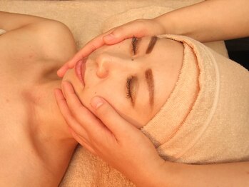 憩いサロン ユリ(yuri)/フェイシャル・肌質改善大宮店