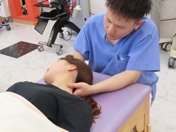 接骨院いなばの写真/首肩コリでお悩みの方に、接骨院いなばのオーダーメイド施術をご提供◎施術後はスッキリ軽いお身体に♪