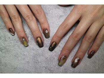 ネイルサロン R/スタイリングコース×Akira