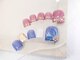 ディバイン ネイルズ(DIVINE NAILS)の写真/【同時施術OK】色鮮やかな抜け感あるデザインで足先から魅力を伝える《シンプル定額¥6500》