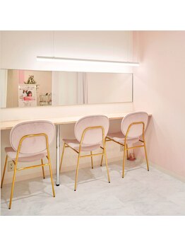 カラクル池袋/3名様まで同時診断可能♪