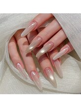 技術レベルの高いネイリストによる繊細なアートとトレンドをいかしたおしゃれなデザイン☆