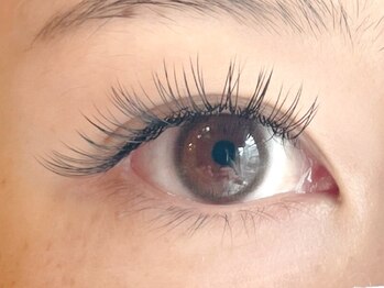 アイラッシュコロール(eyelash Koror)の写真/一人ひとりの目の形に合わせたデザインを徹底追求☆あなただけの最高の仕上がりをお約束！