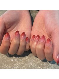 大人レッドカラーのグラデネイル