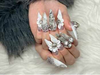 サロンアール(salon R)の写真/すらっと美しい指先に♪自爪が短い方、深爪や形が気になる方にも◎爪の形を整えます。デザインの幅もUP！