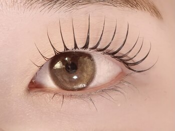 エイミー(AIMEE)の写真/【自まつげを活かした話題の次世代まつげパーマ”パリジェンヌラッシュリフト”】面長短縮・小顔効果も◎