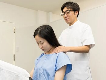 としま整骨院/「背骨の歪み」を整える