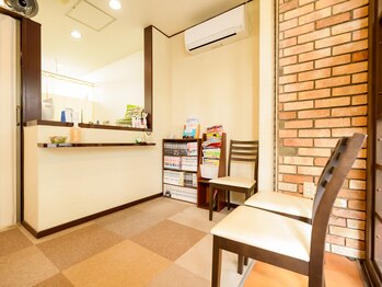 潤整骨院/受付の様子