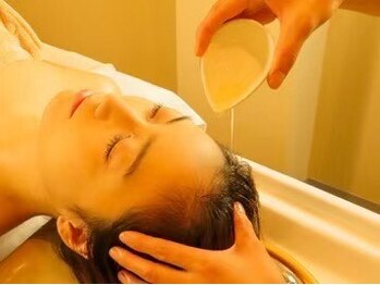 YUI・愈 ヘッドスパ専門店【3月NEW OPEN(予定)】の写真/ただの癒やしでは終わらない。頭皮ケアヘッドスパでベタつき・乾燥をケアし、理想的な頭皮環境をサポート。