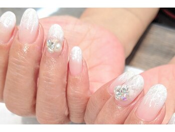 ネイルパキラ(nail pachira)/エアジェル×白グラデ