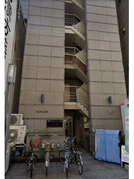 シックスツリー(Six tree)/このビルの10階にあります！