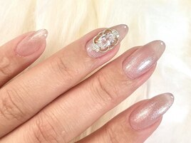 シンプルビジューネイル