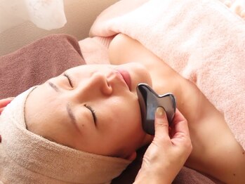 icca～大人の上質サロン～《韓国式セラピール/脱毛/毛穴洗浄/ネイル》大宰府店/小顔カッサ