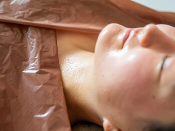 サロン ムーン(salon Moon)の写真/冷えやむくみのお悩みはありませんか?温熱効果で巡りを整え、体質ケアをサポート!芯から温まる極上体験*