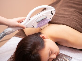 ラココ 沖縄浦添パルコシティ店(LACOCO)の写真/コラーゲン配合ジェル使用で脱毛と同時につるすべ肌へ♪ラココならデリケートゾーンもストレスフリー