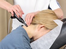 目黒もりおか整骨院の雰囲気(揉みほぐしではなく、専用の機械を使い背骨全体を整えます。)