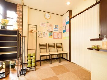 潤整骨院/待合室の様子