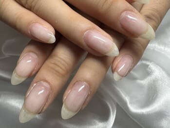 クロスサロン(CROSS SALON)の写真/フォルムの美しさまで徹底追及!ベテランスタッフの高技術にリピーター続出♪自爪もスカルプもお任せ◎