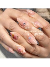 ジェルメ(germer)/手描きフラワーネイル♪