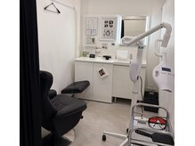 ホワイトニングバー 高崎店/完全個室のブース内