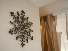 イーエス(e-es)の雰囲気（スタイリッシュな店内♪）