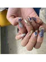 ネイルサロン アンブレラ(Umbrella)/ゴールド ニュアンス フラワー