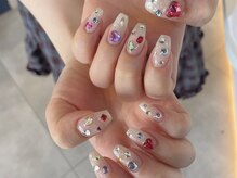 プラス ファースト(Plus 1st)/ビジューネイル　by ninomiya