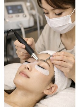 リボーテ(Reboaute)の写真/【まつ毛ポレーション導入店】本気でまつ毛ケアをしたい方必見★美容成分を根元まで届ける導入型まつ毛ケア