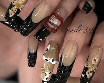 ネイルズサンカケルキュー(NAILS 3×9)
