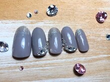 ネスト(Nest)/上品ストーンネイル