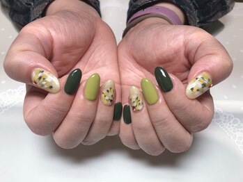 ネイルサロン マハロ 横浜四季の森フォレオ店(Nail Salon Mahalo)/ピーコックネイル