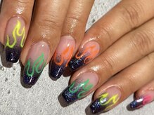 ニカ(NICA)/カラフル炎の個性的ネイル！