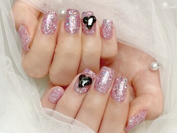 エール アンド ガレンド(ailse&Guarendo)/キラキラハートネイル