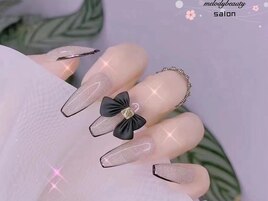 可愛い上品ネイル