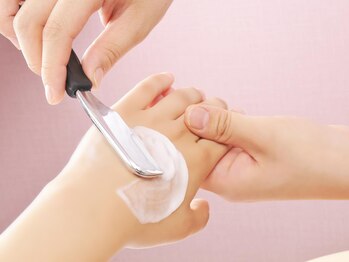 ビューティーフェイス エルミこうのす店/【手の甲のシェービング】