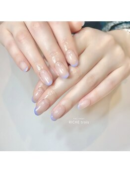 リッシュ トロワ(RICHE trois)/ラベンダーカラーフレンチネイル