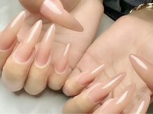 チップオン+リピートビューティジェルによる自然で強度のある長さ出し