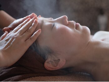 ユートピア(Utopia)の写真/リンパの流れや骨格にアプローチする小顔リンパマッサージで、むくみスッキリの引き締まったお肌に◇