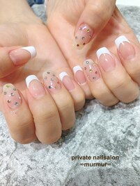 キラキラフレンチネイル