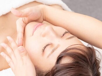 アライメント 恵比寿(Alignment)の写真/国家資格・難関資格保有のスゴ腕のスタッフ揃い◎「姿勢・骨格」を調整するから戻りにくい頭蓋骨小顔矯正★