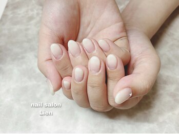リアン(Lien)/白グラデーションネイル