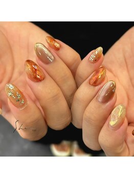 シー(SHE)/秋ニュアンスネイル