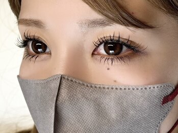アールズネイル(R's nail)の写真/【完全個室/キッズスペースあり】施術歴10年！低価格なのに技術力あり☆あなたの理想の目元に仕上げます◎