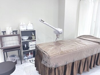ホワイトアクア 姫路店(WHITE AQUA)の写真/お肌のお悩みは人それぞれ。お肌の状態を見極め、お悩みを改善へ導きます。お気軽にご相談ください♪