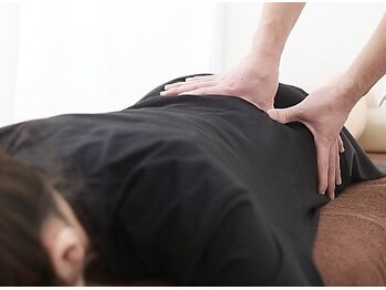 名倉堂ふたば整骨院の写真/《国家資格保持》溜まった腰の疲れに重点施術!根本へのアプローチで,痛みを緩和◎腰の軽さを取り戻します!